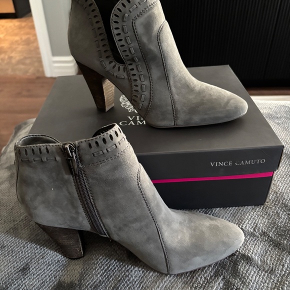 Ankle boots - Picture 3 of 3